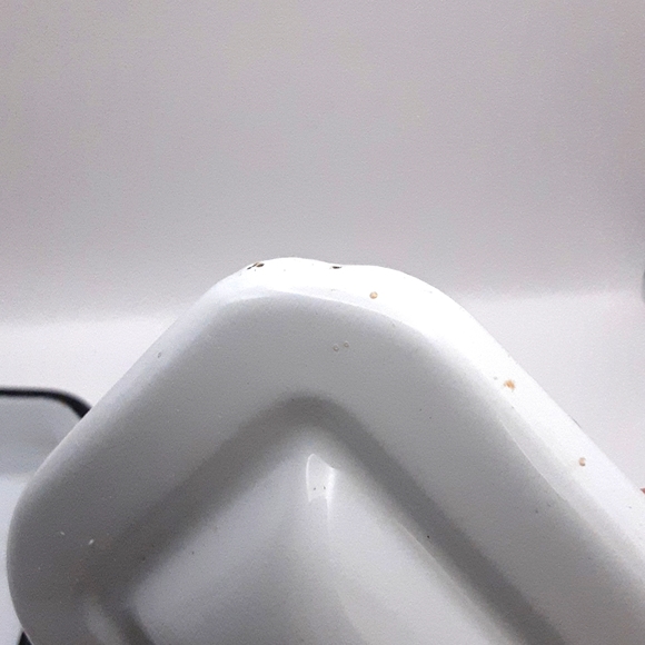 Vintage White and Black Enamel Medical/Surgical Tray w/ Lid - Picture 9 of 10